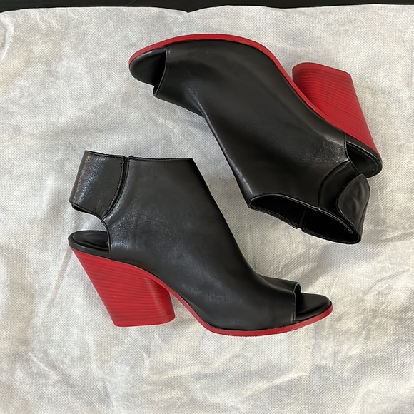 MIMOSA RED & BLACK HEELED SANDALS - Picture 3 of 6